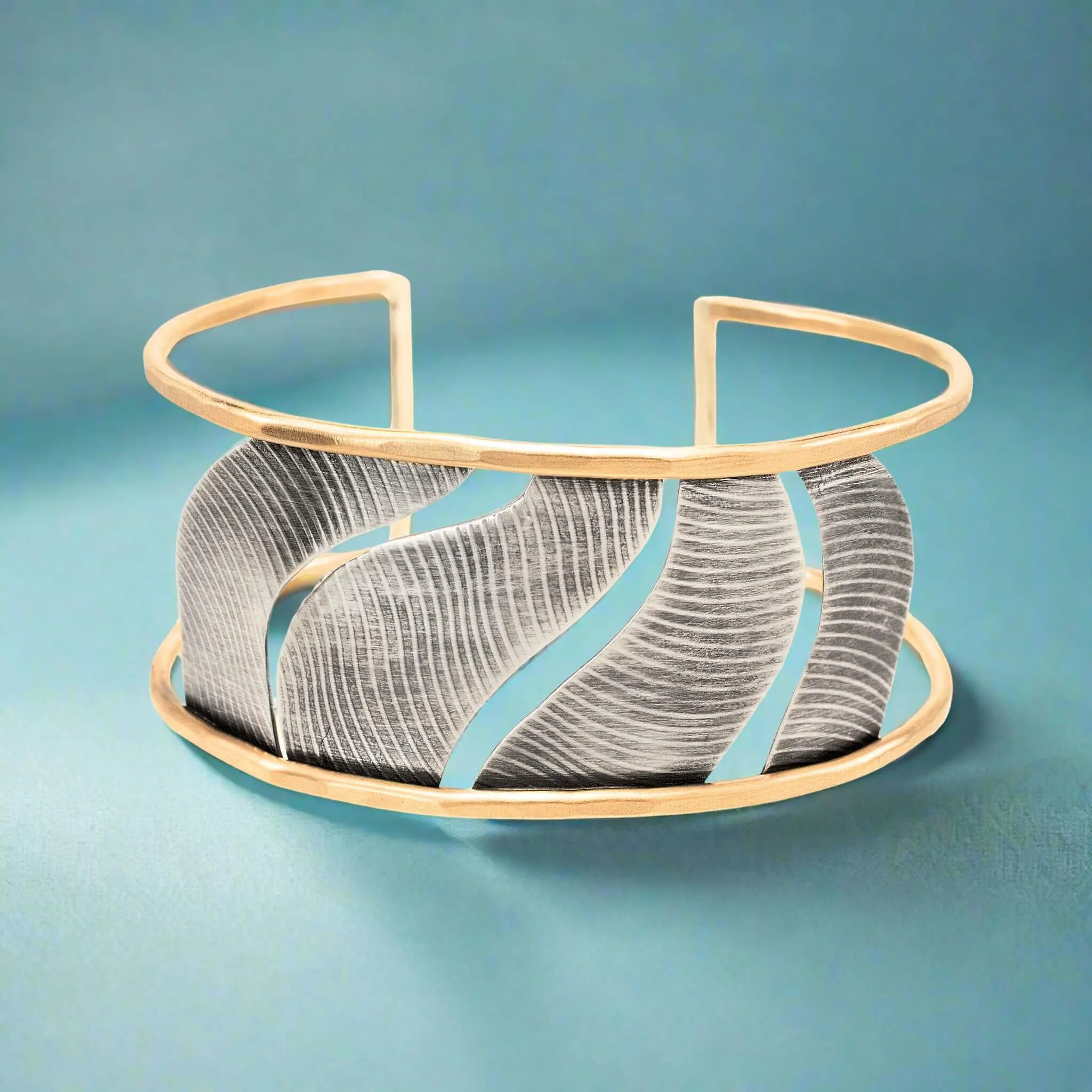 Radiant Flow Cuff