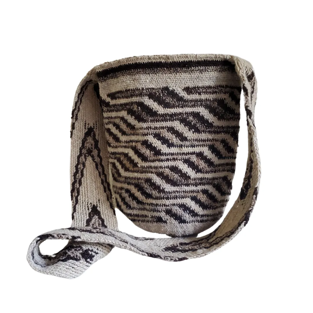 Sheep Wool Bag, Woven, natural dyed. Indigenous Made by Arhuaco Women of Colombia