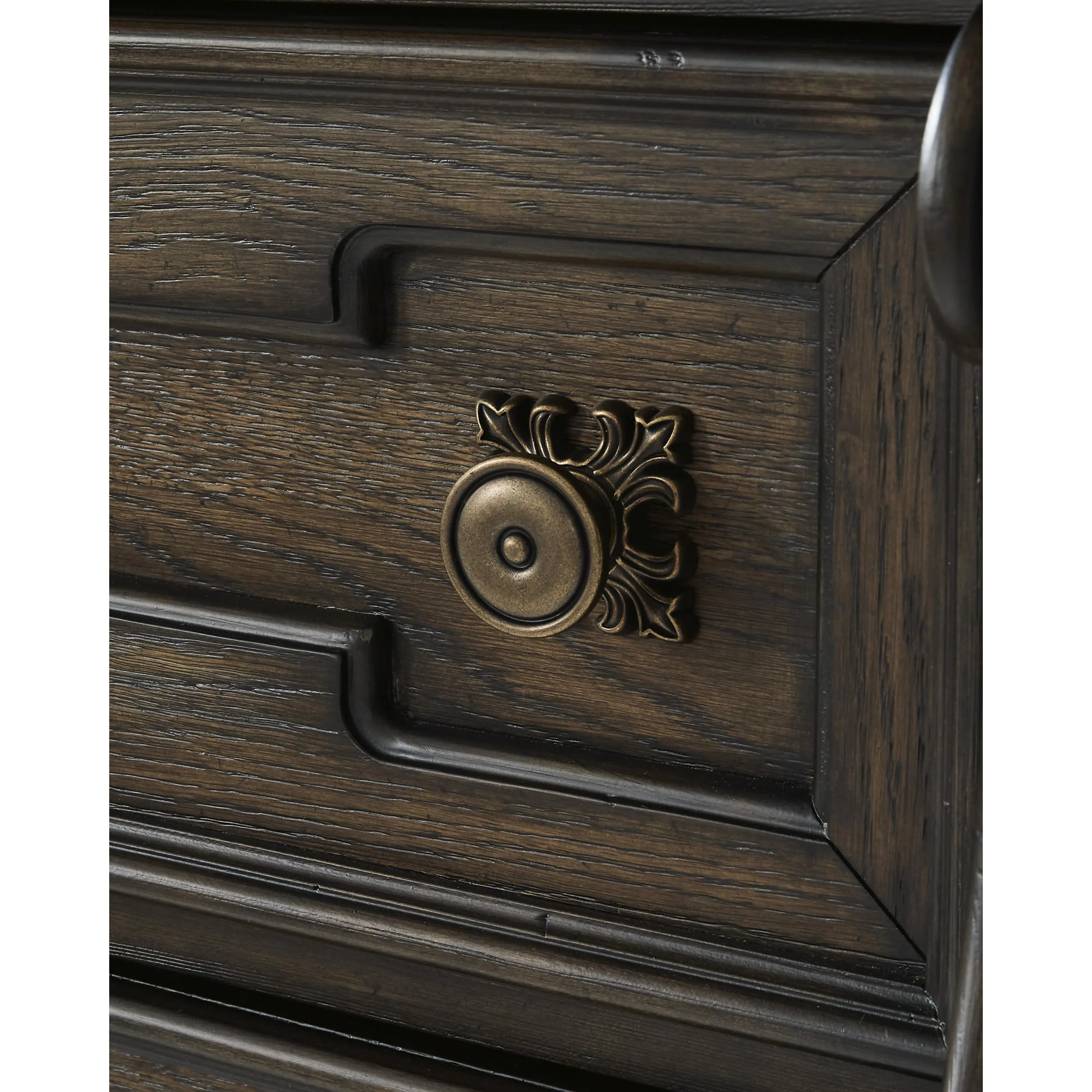 Signature Design by Ashley Maylee 5-Drawer Chest B947-46